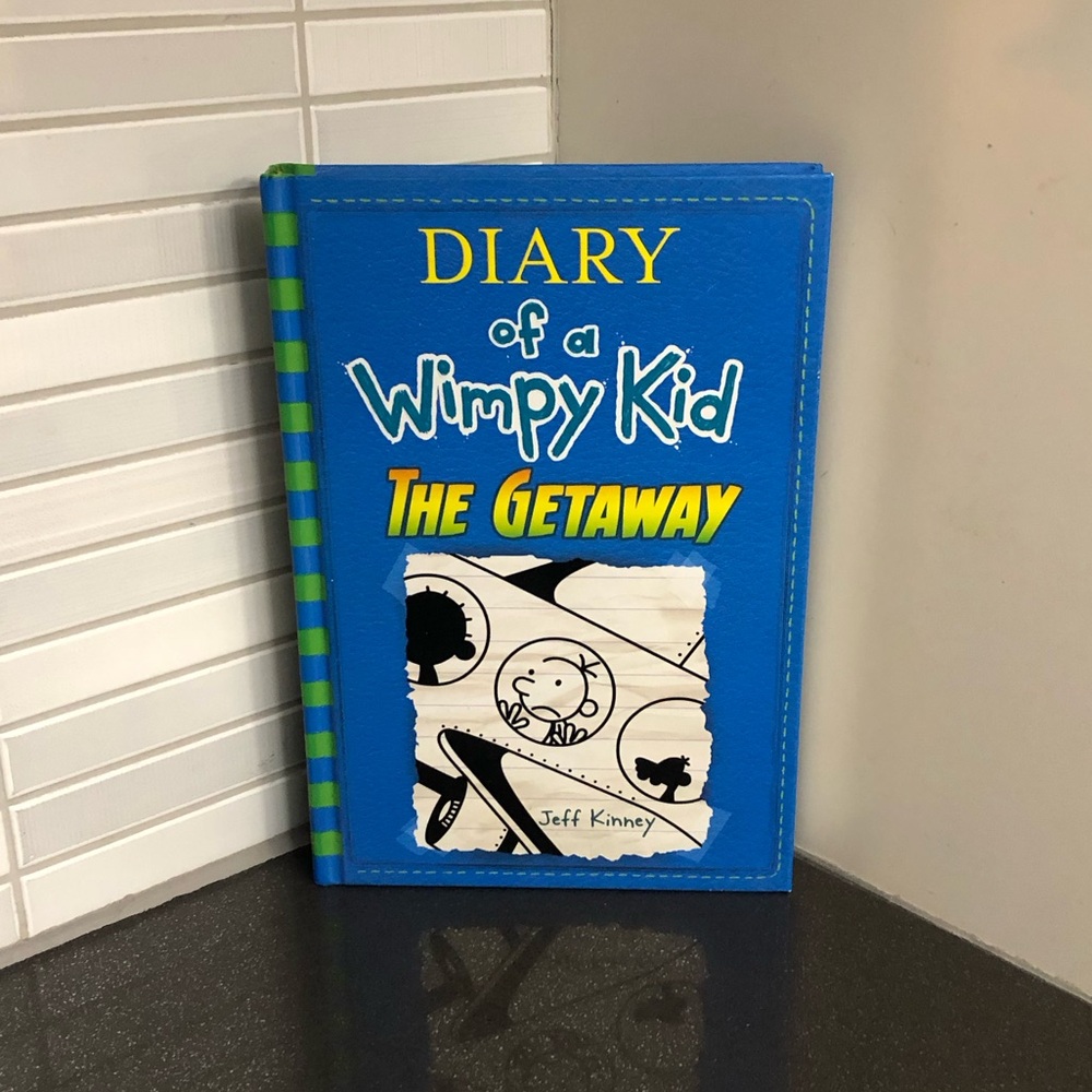 Hardcover Diary of a Wimpy Kid: The Getaway